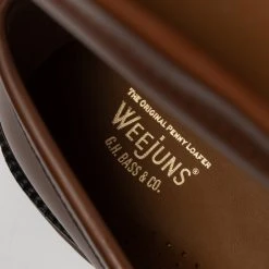G.H. Bass & Co. 90 LARSON PENNY LOAFERS BROWN -jupiter shop 90 LARSON PENNY LOAFERS BROWN SKO GH BASS CO Jupiter Kungsgatan Norrlandsgatan Stockholm 4 scaled
