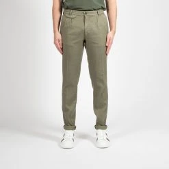 Framsida -jupiter shop AMALFI LINEN TROUSER OLIVE BYXA MASONS Jupiter Kungsgatan Norrlandsgatan Stockholm 2