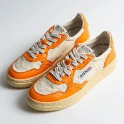 AUTRY LOW WOMAN LEATHER AND CANVAS SNEAKER WHITE/ORANGE -jupiter shop AUTRYSKOR 3 59387201 0426 464b a69b 19abbfc21c6b