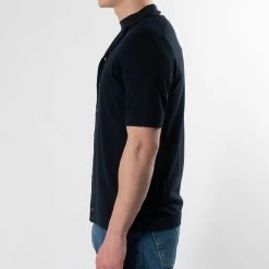 Filippo De Laurentiis BOWLING SHIRT SWEATER SS NAVY -jupiter shop BOWLING SHIRT SWEATER SS NAVY TROJA FILIPPO DE LAURENTIIS Jupiter Kungsgatan Norrlandsgatan Stockholm 4