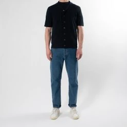 Filippo De Laurentiis BOWLING SHIRT SWEATER SS NAVY -jupiter shop BOWLING SHIRT SWEATER SS NAVY TROJA FILIPPO DE LAURENTIIS Jupiter Kungsgatan Norrlandsgatan Stockholm 9