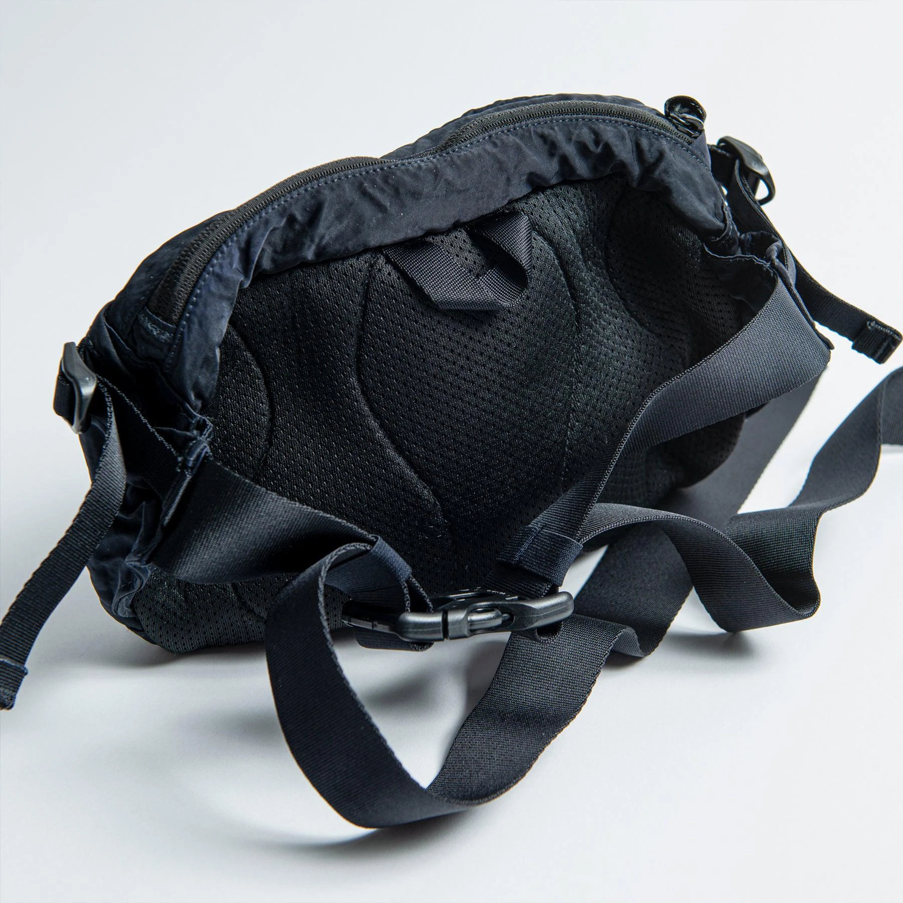 C.P. Company GARMENT DYED POLY-BAG NAVY BLUE 5 C.P. Company GARMENT DYED POLY-BAG NAVY BLUE - Bild 3