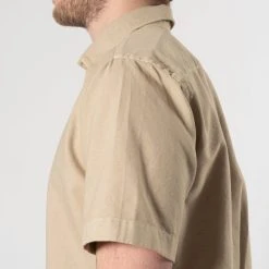 XACUS COTTON SHORT SLEEVE SHIRT KHAKI -jupiter shop COTTON SHORT SLEEVE SHIRT KHAKI SKJORTA XACUS Jupiter Kungsgatan Norrlandsgatan Stockholm 5