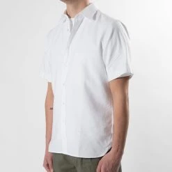 XACUS COTTON SHORT SLEEVE SHIRT WHITE -jupiter shop COTTON SHORT SLEEVE SHIRT WHITE SKJORTA XACUS Jupiter Kungsgatan Norrlandsgatan Stockholm 5