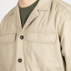 Rossi COTTON TWILL OVERSHIRT BEIGE -jupiter shop COTTON TWILL OVERSHIRT BEIGE HYBRIDSKJORTA ROSSI Jupiter Kungsgatan Norrlandsgatan Stockholm 3