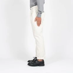 Tela Genova DAMASCO DOUBLE PLEAT TROUSER OFF WHITE 14 Tela Genova DAMASCO DOUBLE PLEAT TROUSER OFF WHITE -jupiter shop DAMASCO DOUBLE PLEAT TROUSER OFF WHITE BYXA TELA GENOVA Jupiter Kungsgatan Norrlandsgatan Stockholm 5