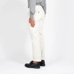 Tela Genova DAMASCO DOUBLE PLEAT TROUSER OFF WHITE 15 Tela Genova DAMASCO DOUBLE PLEAT TROUSER OFF WHITE -jupiter shop DAMASCO DOUBLE PLEAT TROUSER OFF WHITE BYXA TELA GENOVA Jupiter Kungsgatan Norrlandsgatan Stockholm 6