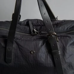 MISMO SOMETHING Svart