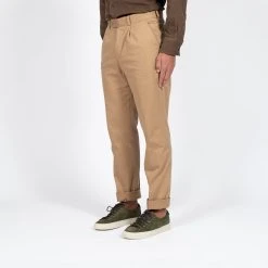 Jupiter ESKIL COTTON TWILL TROUSER KHAKI -jupiter shop ESKIL COTTON TWILL TROUSER KHAKI BYXA JUPITER Jupiter Kungsgatan Norrlandsgatan Stockholm 3