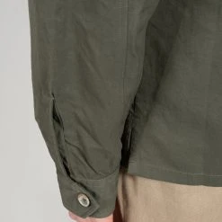 XACUS GABARDINE COTTON LINEN OVERSHIRT ARMY -jupiter shop GABARDINE COTTON LINEN OVERSHIRT ARMY HYBRIDSKJORTA XACUS Jupiter Kungsgatan Norrlandsgatan Stockholm 5