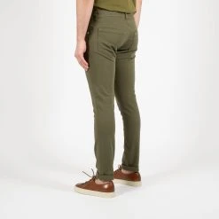 Dondup GEORGE UP232 COTTON TWILL TROUSER GREEN -jupiter shop GEORGE UP232 COTTON TWILL TROUSER GREEN BYXA DONDUP Jupiter Kungsgatan Norrlandsgatan Stockholm 5