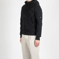 C.P. Company HOODED SWEATER DIAGONAL FLEECE BLACK -jupiter shop HOODED SWEATER DIAGONAL FLEECE BLACK TROJA CP COMPANY Jupiter Kungsgatan Norrlandsgatan Stockholm 3