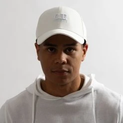 C.P. Company BASEBALL CAP WITH GOGGLES WHITE -jupiter shop JupiterKladerNorrlandsgatanKungsgatanStockholm 365