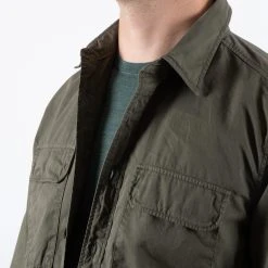 ADVERB LUXURY MERINO 18 GAUGE CREWNECK GREEN -jupiter shop LUXURY MERINO 18 GAUGE CREWNECK GREEN TROJA ADVERB Jupiter Kungsgatan Norrlandsgatan Stockholm 6