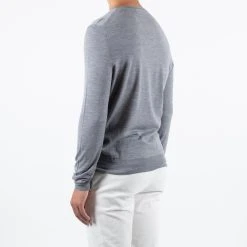 ADVERB LUXURY MERINO 18 GAUGE CREWNECK GREY -jupiter shop LUXURY MERINO 18 GAUGE CREWNECK GREY TROJA ADVERB Jupiter Kungsgatan Norrlandsgatan Stockholm 4