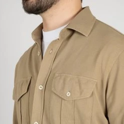 Filippo De Laurentiis LUXURY PIQUE JERSEY SHIRT WTIH POCKETS SAND -jupiter shop LUXURY PIQUE JERSEY SHIRT WTIH POCKETS SAND SKJORTA FILIPPO DE LAURENTIIS Jupiter Kungsgatan Norrlandsgatan Stockholm 3