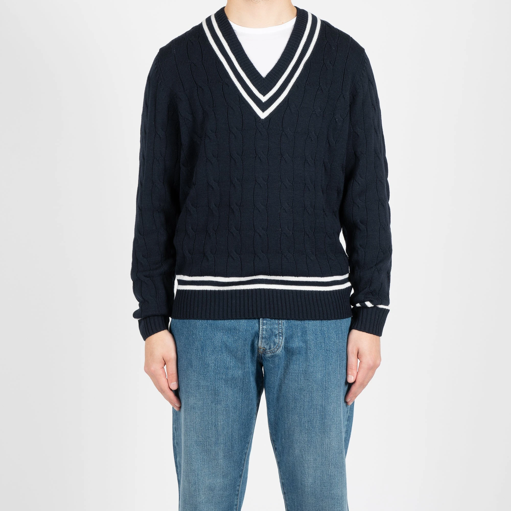 Alan Paine MERINO CRICKET CABLE V-NECK NAVY / ECRU 4 Alan Paine MERINO CRICKET CABLE V-NECK NAVY / ECRU - Bild 2