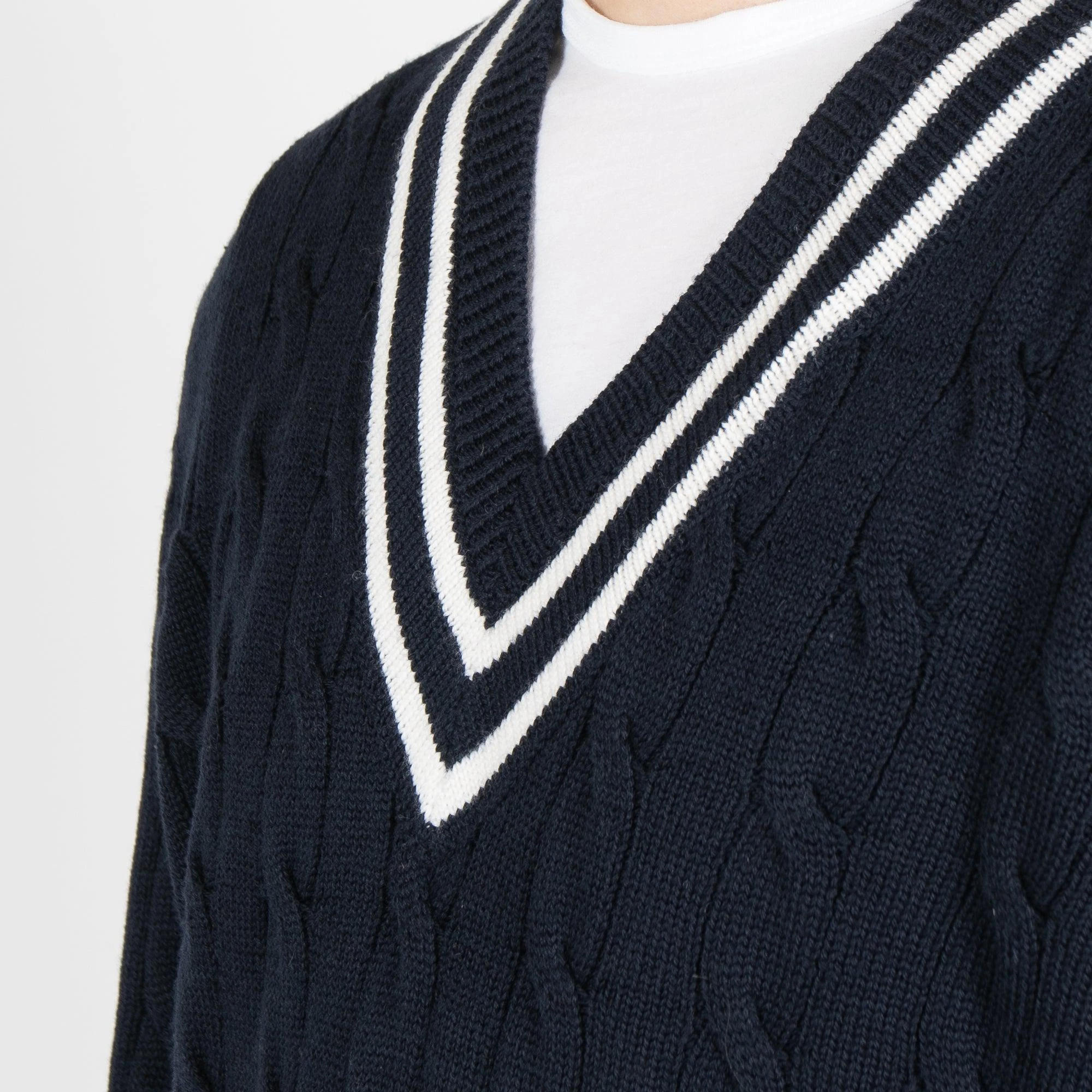 Alan Paine MERINO CRICKET CABLE V-NECK NAVY / ECRU 8 Alan Paine MERINO CRICKET CABLE V-NECK NAVY / ECRU - Bild 6