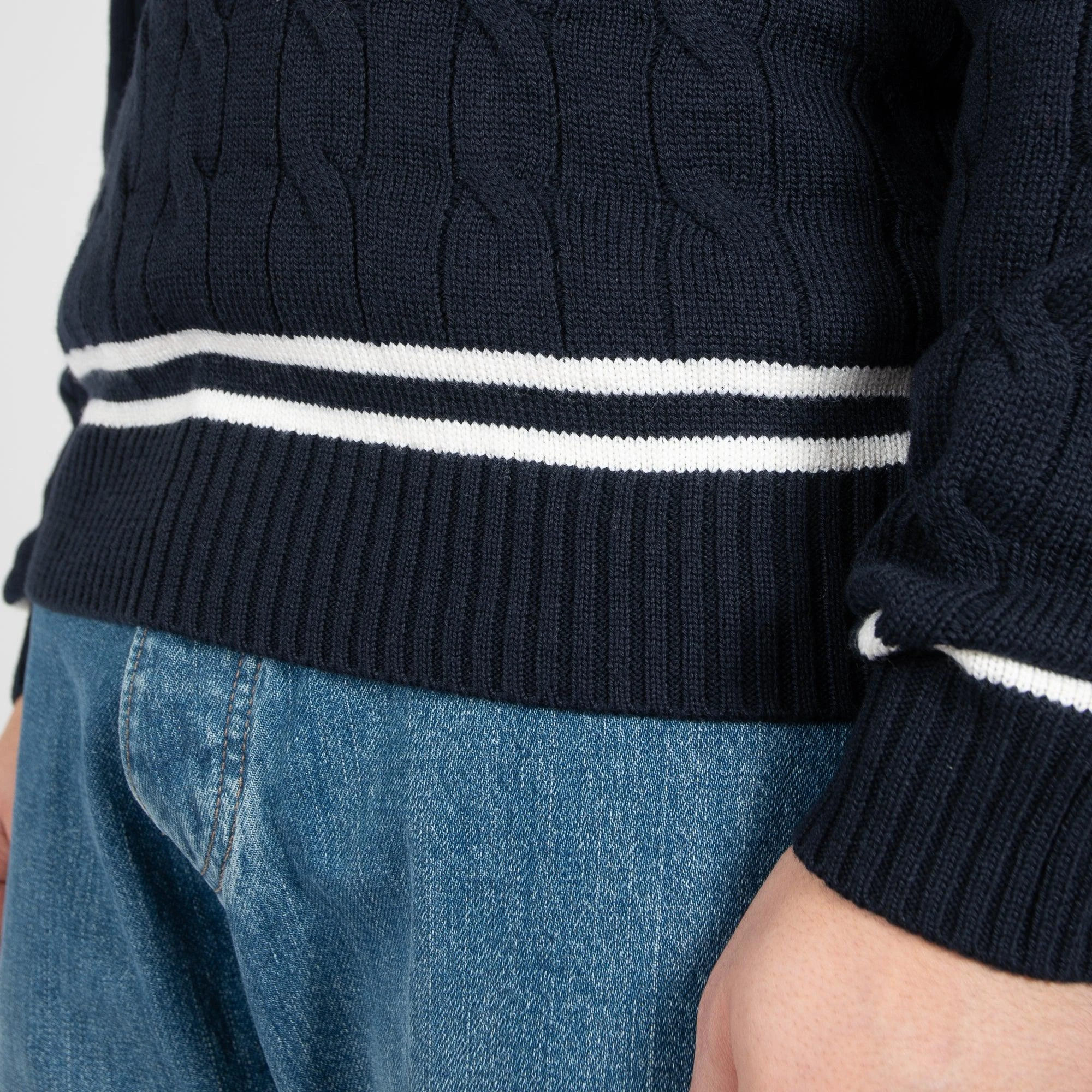 Alan Paine MERINO CRICKET CABLE V-NECK NAVY / ECRU 9 Alan Paine MERINO CRICKET CABLE V-NECK NAVY / ECRU - Bild 7