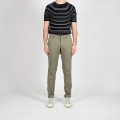 MASON'S MILANO COTTON ELASTAN TROUSER GREEN 15 MASON'S MILANO COTTON ELASTAN TROUSER GREEN -jupiter shop MILANO COTTON ELASTAN TROUSER GREEN BYXA MASONS Jupiter Kungsgatan Norrlandsgatan Stockholm 7