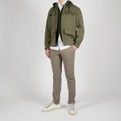 Universal Works MW TWILL FATIGUE JACKET LIGHT OLIVE -jupiter shop MW TWILL FATIGUE JACKET LIGHT OLIVE JACKA UNIVERSAL WORKS Jupiter Kungsgatan Norrlandsgatan Stockholm 9