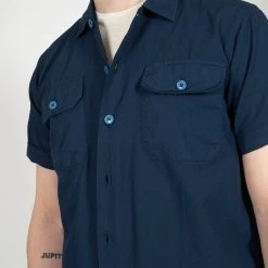 Universal Works POPLIN UTILITY SS SHIRT NAVY -jupiter shop POPLIN UTILITY SS SHIRT NAVY SKJORTA UNIVERSAL WORKS Jupiter Kungsgatan Norrlandsgatan Stockholm 3