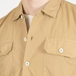 Universal Works POPLIN UTILITY SS SHIRT SAND -jupiter shop POPLIN UTILITY SS SHIRT SAND SKJORTA UNIVERSAL WORKS Jupiter Kungsgatan Norrlandsgatan Stockholm 3