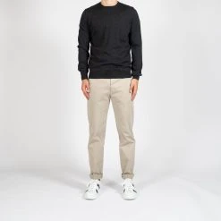 Filippo De Laurentiis ROYAL 120'S MERINO CREWNECK ANTRACITE -jupiter shop ROYAL 120S MERINO CREWNECK ANTRACITE TROJA FILIPPO DE LAURENTIIS Jupiter Kungsgatan Norrlandsgatan Stockholm 7