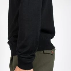 Filippo De Laurentiis ROYAL 120'S MERINO CREWNECK BLACK 13 Filippo De Laurentiis ROYAL 120'S MERINO CREWNECK BLACK -jupiter shop ROYAL 120S MERINO CREWNECK BLACK TROJA FILIPPO DE LAURENTIIS Jupiter Kungsgatan Norrlandsgatan Stockholm 5