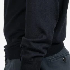 Filippo De Laurentiis ROYAL 120'S MERINO CREWNECK NAVY -jupiter shop ROYAL 120S MERINO CREWNECK NAVY TROJA FILIPPO DE LAURENTIIS Jupiter Kungsgatan Norrlandsgatan Stockholm 5