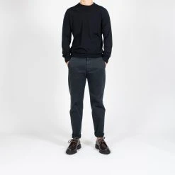 Filippo De Laurentiis ROYAL 120'S MERINO CREWNECK NAVY -jupiter shop ROYAL 120S MERINO CREWNECK NAVY TROJA FILIPPO DE LAURENTIIS Jupiter Kungsgatan Norrlandsgatan Stockholm 7