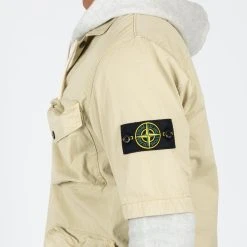 Stone Island SHORT SLEEVED OVERSHIRT BEIGE 17 Stone Island SHORT SLEEVED OVERSHIRT BEIGE -jupiter shop SHORT SLEEVED OVERSHIRT BEIGE HYBRIDSKJORTA STONE ISLAND Jupiter Kungsgatan Norrlandsgatan Stockholm 7