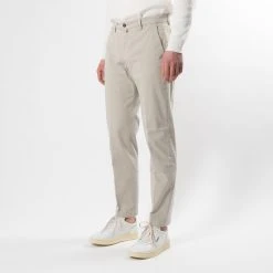 Briglia 1949 SOHO WASHED COTTON TWILL PANT BEIGE -jupiter shop SOHO WASHED COTTON TWILL PANT BEIGE BYXA BRIGLIA 1949 Jupiter Kungsgatan Norrlandsgatan Stockholm 3